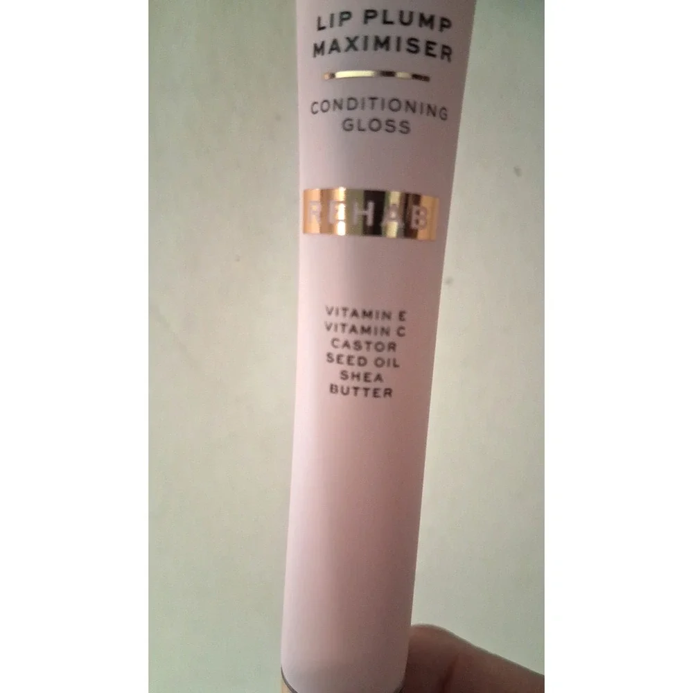 Revolution Rehab Lip Plumper Maximiser Lip Balm Plumping 0.33 fl oz Vit E & C